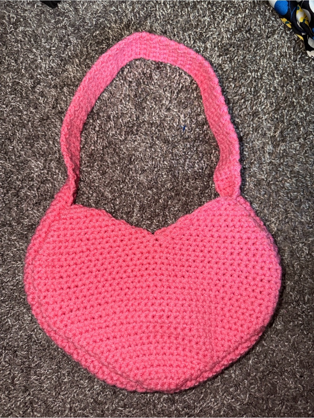 Pink Crochet Shoulder Bag in heart shape - Picture 2 of 4